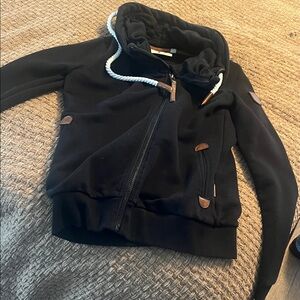 Like new Wanakome Zip Up
1- Small 
1-Medium